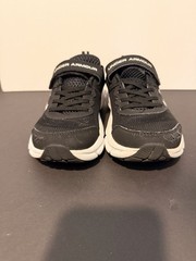 Under Armour Assert 10 Sneakers Running Size 1Y Youth Black/White