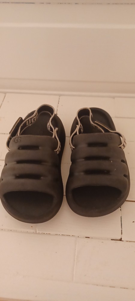 UGG Unisex Kids Sport Yeah Black Slide Sandal-Size T8