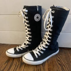 2003 Converse Chuck Taylor All Star 10 1/2”High Tops Junior US 4 CM 22 Sneakers