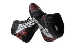 KIDS RACE SHOES SIZE 5 , ANKLE TOP , BLACK RED WHITE GRAPHICS , SFI 3.3/5 RACING