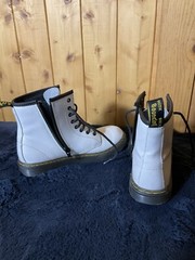 Dr Doc Martens White Air Wair Boots AW004 Kids Size 3 ZAVALA J
