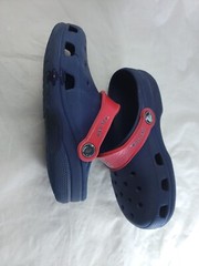 Crocs Kids Boston Red Sox Rubber Comfort Slip On Shoes Sandals Size 2 / 4