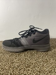 NIKE Kyrie Flytrap Sneakers 4.5Y Youth Sportswear Low Top Black AA1154-011