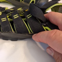 Keen Newport H2 Water Hiking Boat Shoes Kids, Sz 2 Black/Green