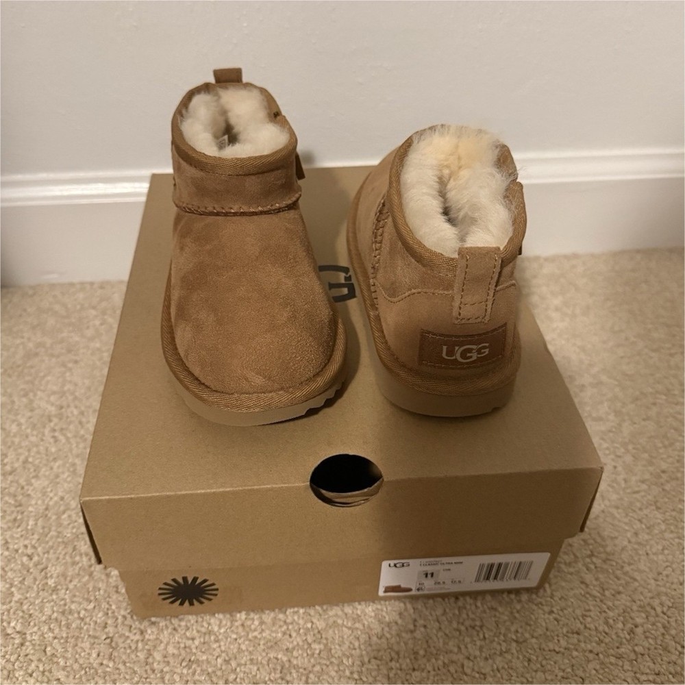 UGG Classic Ultra Mini Kids Bootie Chestnut Suede Shearling Lined Zipper Size 11