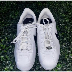 Nike Cortez Basic White Black Sneakers Youth Size 6.5Y Mens 6.5 Womens 8