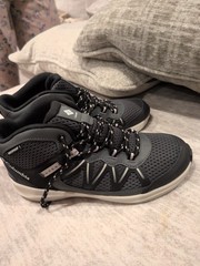 Columbia hiking kids size 4