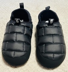 The North Face Youth Thermoball Traction Mule II Size 3 Comfort Insulated