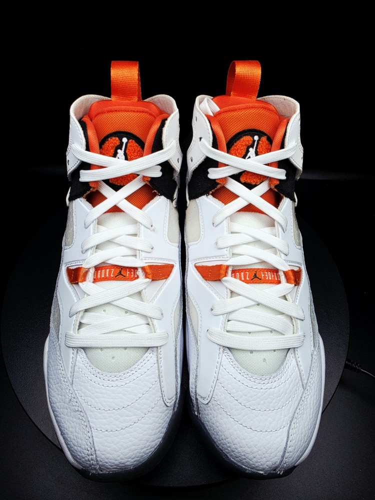 Jordan Jumpman Two Trey (GS) White/Black/Orange SIZE US 6 Kids/7.5 Women