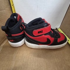 Nike All Day Play Toddler Size 8c BLQCK and Red In Good Condition Pre-Owned