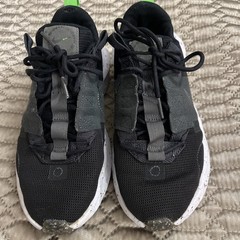 Nike Crater Impact Youth shoes Size 6. Particle Grey /green Great Cond.
