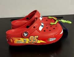 BRAND NEW Lightning McQueen Light Up Crocs Kids SZ 13 209381-610 Rouge Red