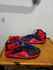 NIKE LEBRON XII GS SUPERMAN YOUTH USA SIZE 6.5Y