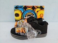 Heelys Pro 20 LG Nova Sneaker Skate Shoes US 5Y Black Charcoal HE01129001