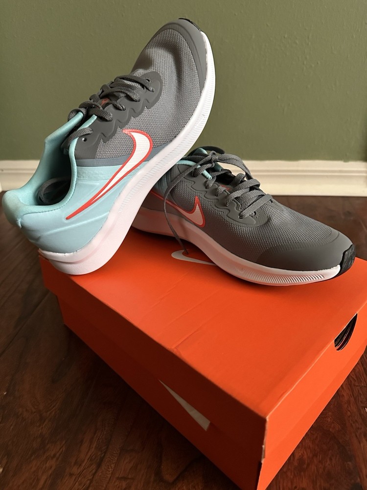Nike Star Runner 3 GS Black/Grey, Size 6.5, Model DA2776-001