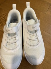 Nike Youth Athletic Shoes, White, Size 3Y, Never Worn, New