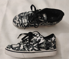 Heelys Pro 20 Camo Wheeled Sneakers Gray Black White Lace-Up Kids US 4.5 skate