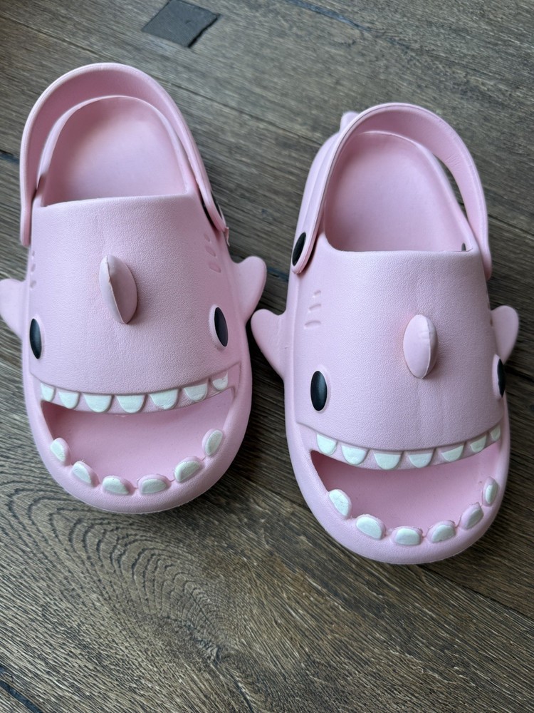 Kids Shark Cloud Slides – pink size EU 30-31 / US 12.5-13.5