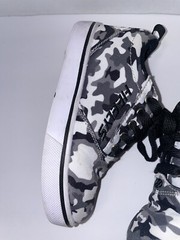 HEELYS Wheeled Shoes | Youth Size 1 | Charcoal – Grey – Camo | Pre-Owned
