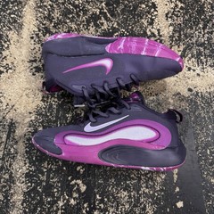 Nike IsoFly Hydrangeas Size 5y, Great Condition, No Box, No Traction Loss