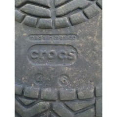 Crocs Crocband clog Navy Blue Red Stripe Unisex Size 4-6 Good Used Condition