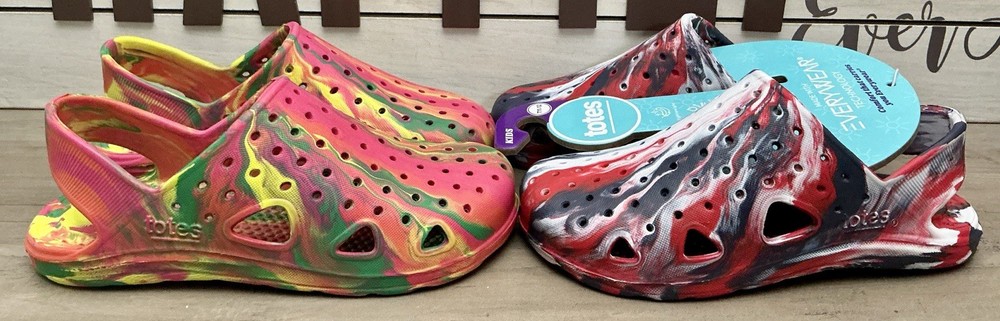 LOT TOTES Everywear Colorful Active Clog Kids Sandal Summer Play Shoe Slip On NW