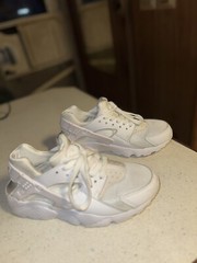 Size 4 (GS) – Nike Huarache Run Low White Pure Platinum