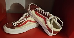 Vans Off The Wall Tennis Shoes Low Top Kids Size 4 Red & White Cream