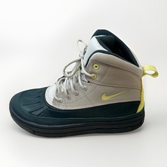 Nike Woodside 2 High ACG Boots Model 524872-302 Hunter Green/Ivory Size 5Y