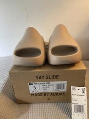 Adidas Yeezy Slide Pure Kids Size Size 3K