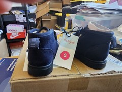 Cat & Jack Magnus Navy Suede Chukka Boots Unisex Kids US 5 Hook & Loop