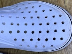 NATIVE miles child slip on size 4 shell white