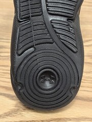 Under Armour Unisex Charged Assert 9 Black Sneakers Running Size 6Y