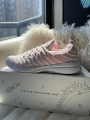 NIB, Ret $119, APL TechLoom Pink Wave Youth Sneakers (Size 4Y / EUR 35.5)
