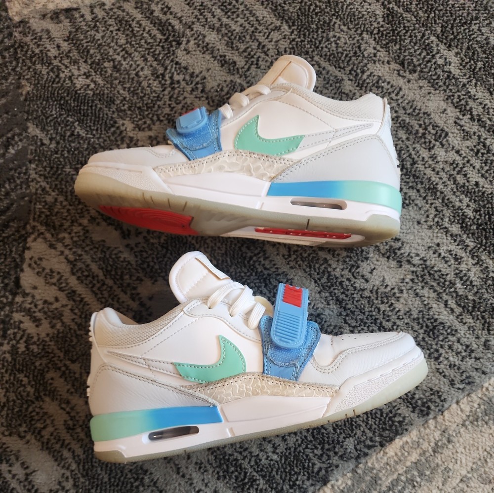Jordan Legacy 312 Low Emerald Rise Size 4y
