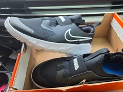 Size 7 (GS) – Nike Flex Runner Low Black – AT4662-003