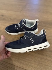 Kids ON CLOUD Cloud Play Midnight/White Running Shoes Size 2.5