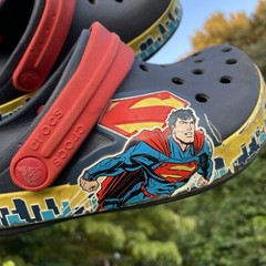 CROCS Superman In Gotham City Sandals Crocband Iconic Comfort Clogs Sz 2❤️sj7m55