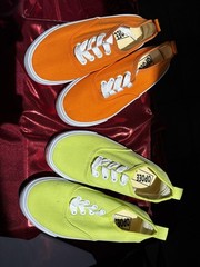 OPOEE Canvas Low Top Sneakers 2 Pair Vibrant Orange & Neon Green Kids 35 USA 3Y