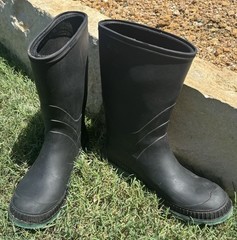 Black Rubber Rain Work Boot Waterproof Youth Size 8 USA, Thick Green Tread