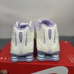 Nike Shox R4 Soft Pearl Purple Celestine Blue IH4050-001 Size 6 Youth