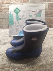 Muck Boots Youth Forager Black/Blue Size 5K