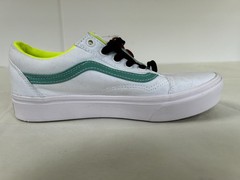NWT Vans Off The Wall Old Skool Comfy Cush Skate Shoes Juniors Size 5.5 White