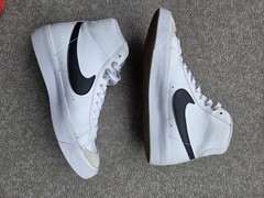 Nike Blazer Mid 77 White Black High Top Sneakers Youth Size 4.5Y DA4086-100