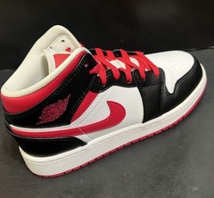 Sz 3.5Y – NIKE AIR JORDAN 1 MID (GS) ‘WHITE VERY BERRY’ WMNS 5 NEW 2021
