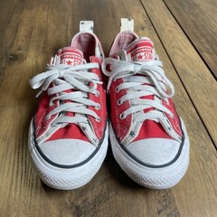 Converse Chuck Taylor All Star Low Top Red White Stars Unisex Juniors 4 /Women 6