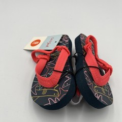 Cat & Jack Kids Flip Flops Size 5/6 Colorful Shark Design Summer Sandals