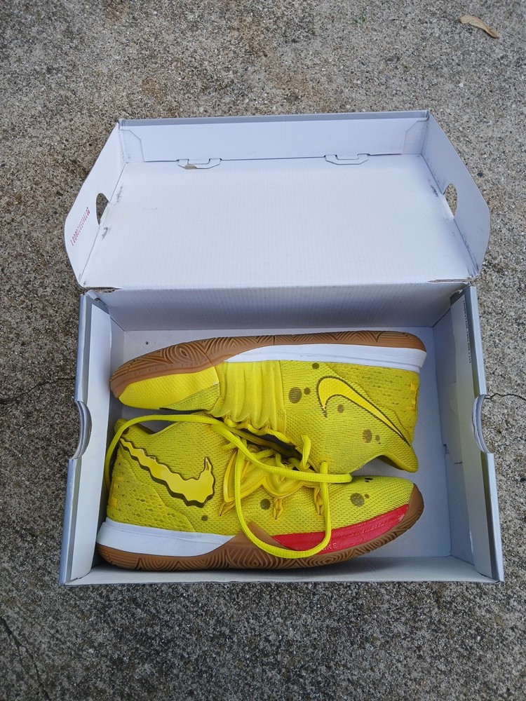 Nike Kyrie 5 SpongeBob Kids‘ Size 5Y Yellow Basketball Shoes CN4501-700