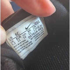 Nike Kids‘ Star Runner 4 Sneaker in Black/ White/ Anthracite SZ 6