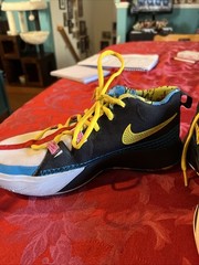 Size 6.5Y – Nike Kyrie Flytrap 6 SE Mid Black Multicolor Basketball Shoe EUC